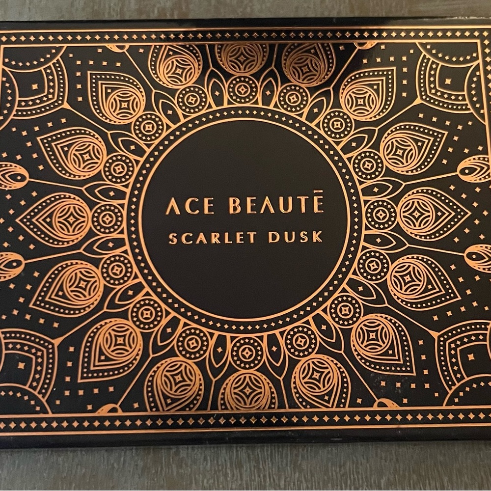 ACE BEAUTE SCARLET DUSK EYESHADOW